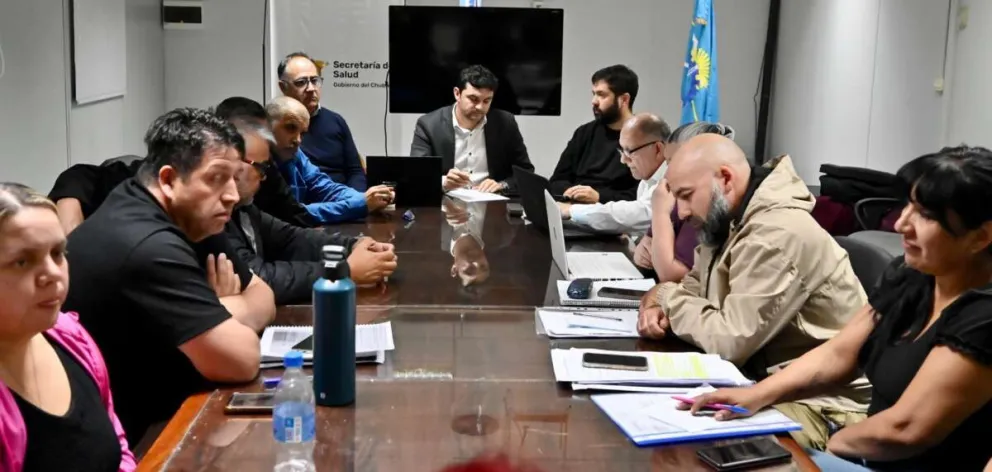 Chubut acordó un aumento salarial trimestral con los gremios de salud