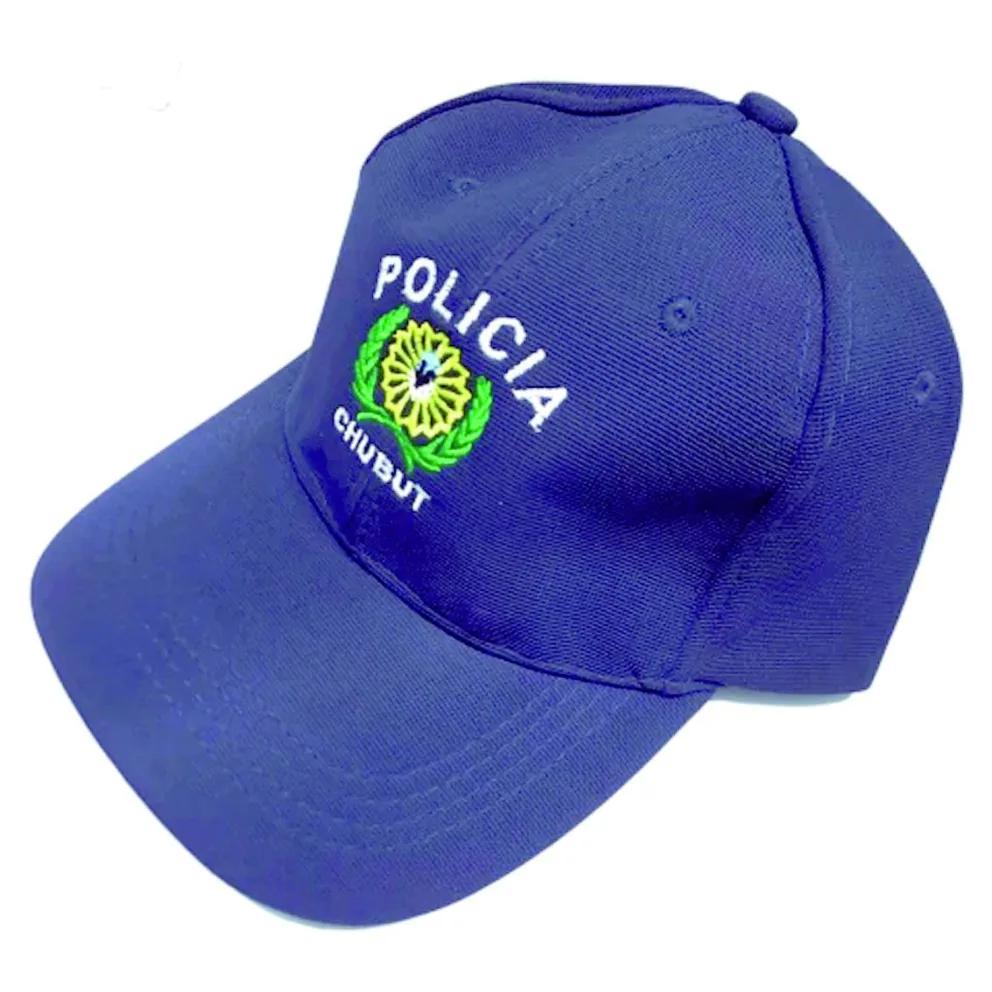 Usurpadores desalojados abandonaron cosas robadas, desde llaves de autos hasta una gorra de policía