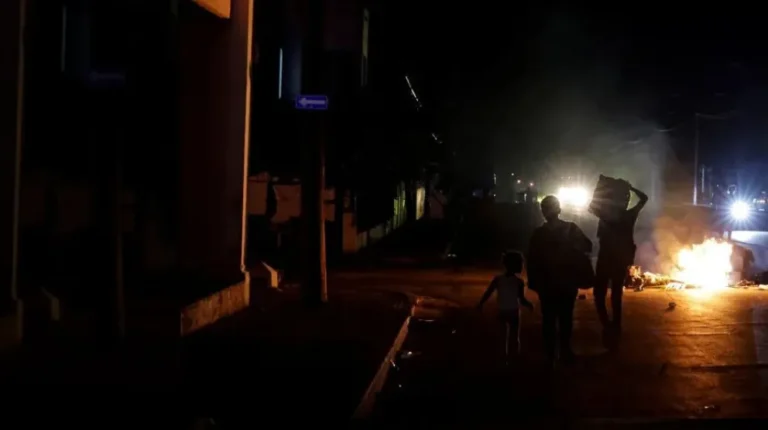 Cuba se queda sin combustible: Apagones de 19 horas desatan protestas en La Habana