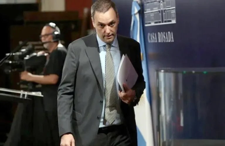 Adorni ratificó su permanencia en el Gobierno tras su informe de gestión