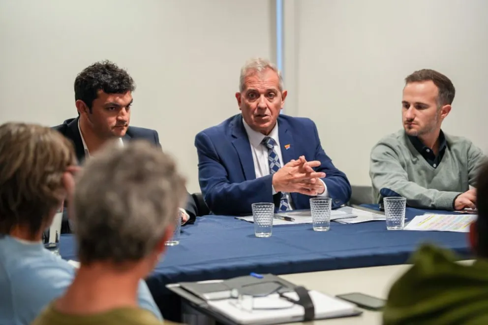 Paritaria docente: Chubut ofreció una recomposición salarial por encima de la inflación y una fuerte mejora al básico