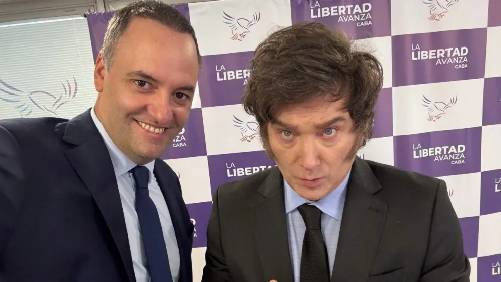 Milei respaldó a Adorni y agredió a periodistas: "Basuras inmundas"