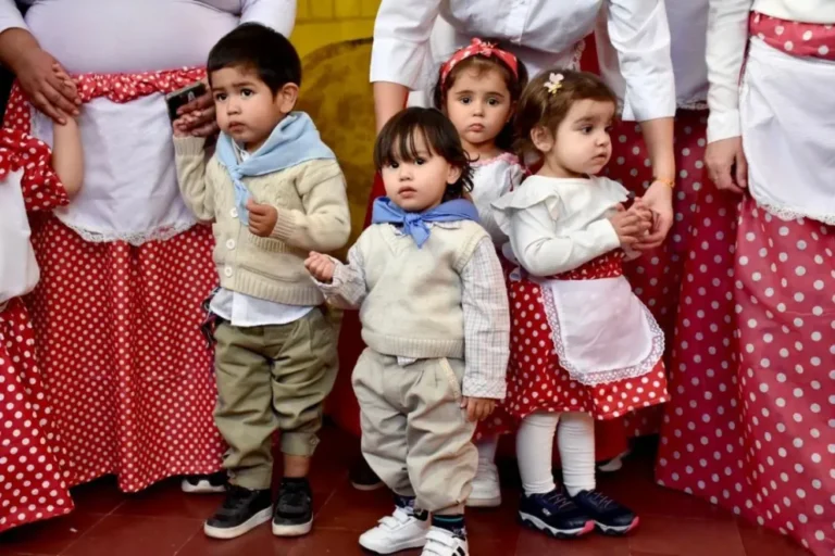 Los jardines maternales municipales celebraron el 25 de Mayo con alegría, tradición y mucho color