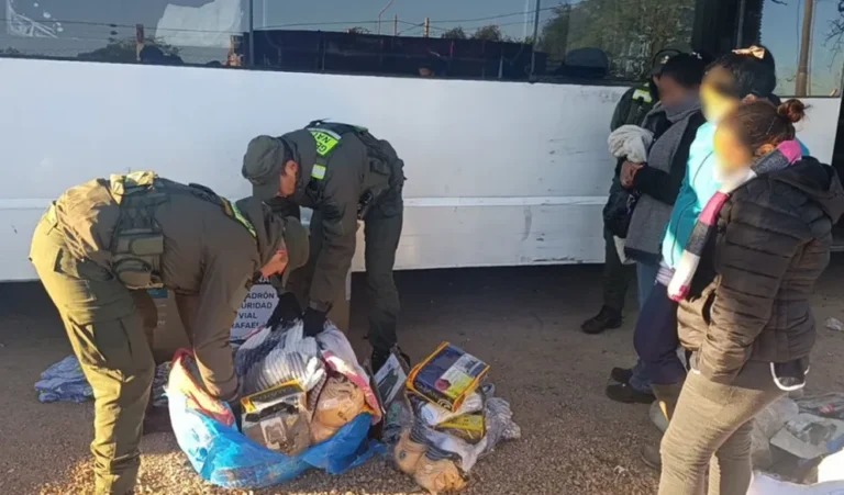 Santa Fe: incautan 67 kilos de droga ocultos en asaderas dentro de un ómnibus