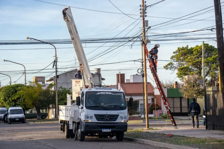 La Cooperativa de Rawson continúa realizando tareas de reparación tras el temporal