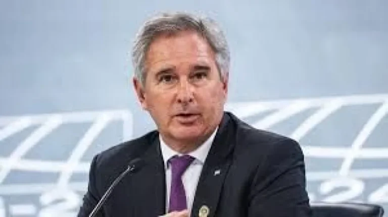 La OMS confirmó la salida de Argentina y el Gobierno celebró la oficialización de la medida