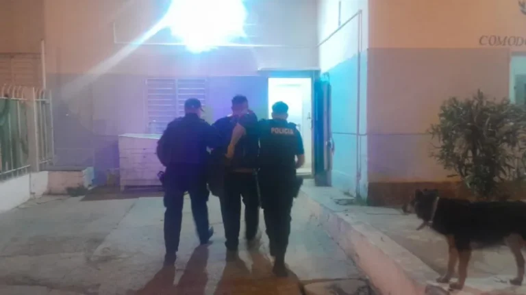 Chocó a cuatro autos, intentó fugarse y dio positivo en el test de alcoholemia