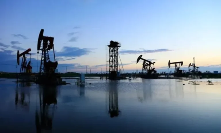 El precio del petróleo alcanzó su valor más alto desde el inicio del conflicto en Medio Oriente