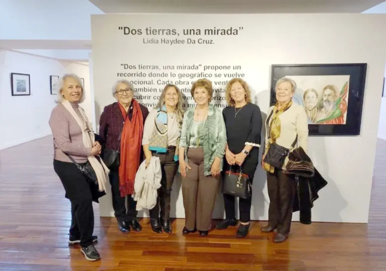 Inauguran la muestra “Dos tierras, una mirada” en el Centro Cultural