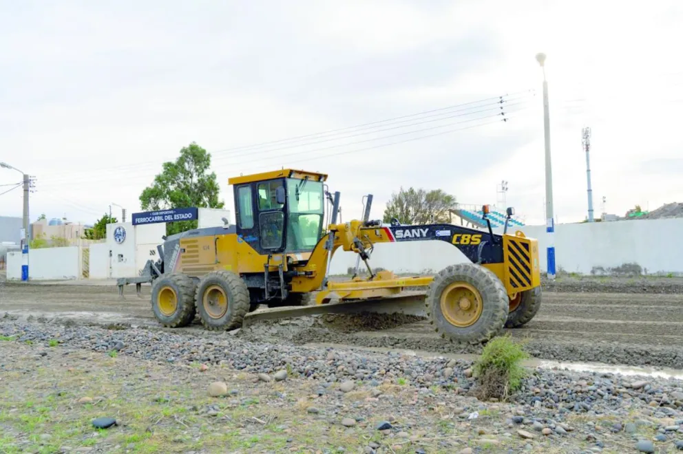 El municipio intensificó los trabajos de reacondicionamiento de la trama vial durante el fin de semana
