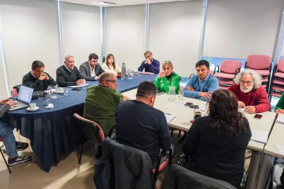 UPCN y ATE acompañaron la propuesta salarial del Gobierno para los auxiliares de la educación