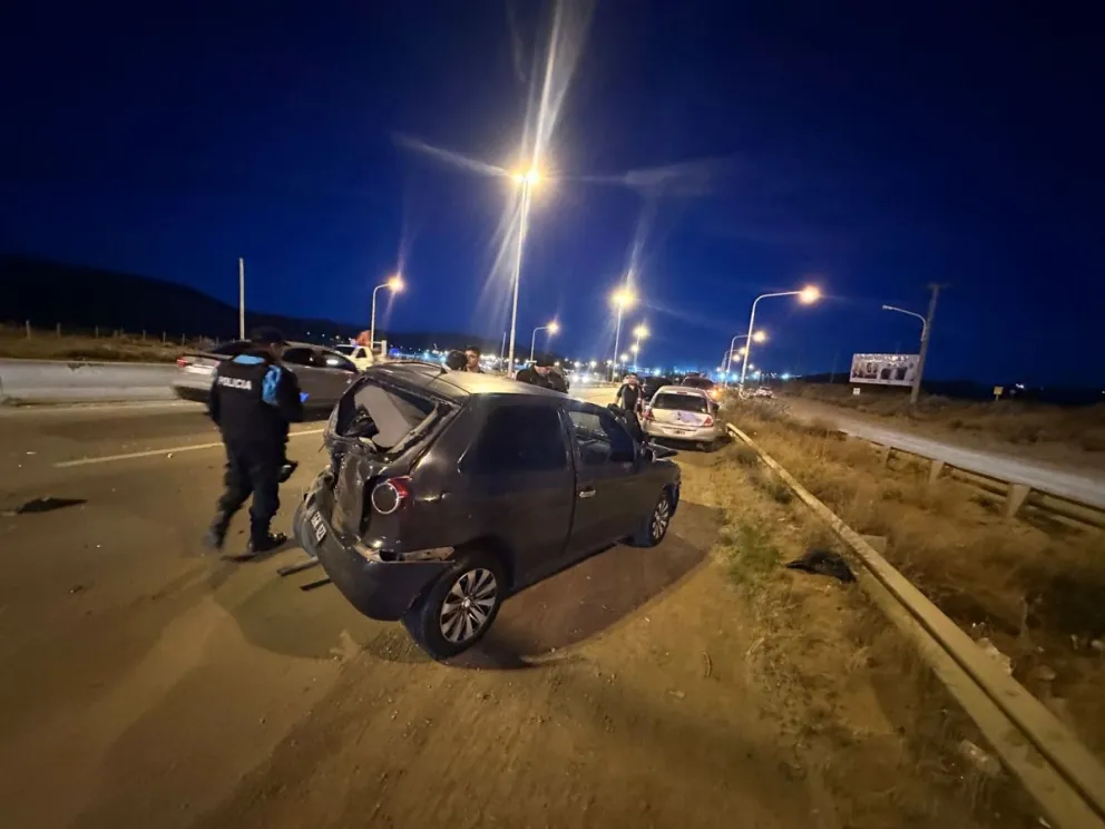 Accidente múltiple en avenida Yrigoyen dejó una conductora con dolencias