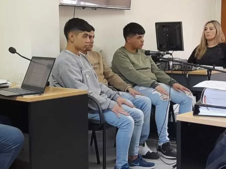 Comodoro: Juzgan a tres jóvenes por violento robo, amenazas con arma y secuestro en Kilómetro 8