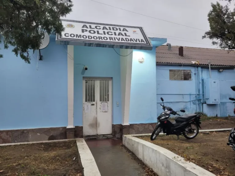 Un interno provocó un incendio en su celda y permanece internado en terapia intensiva