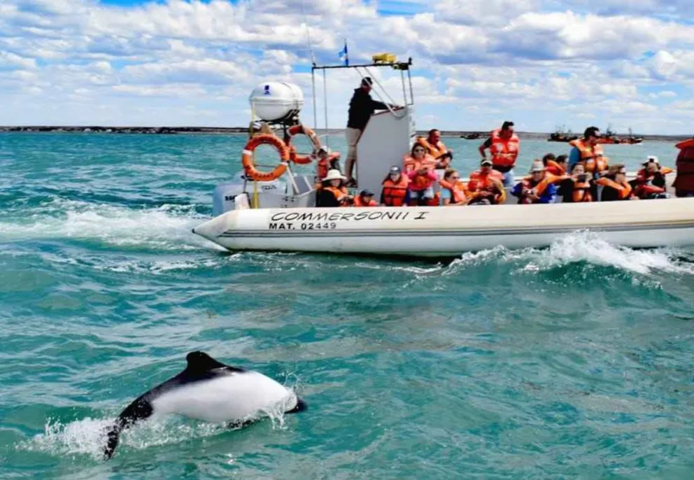 Rawson promocionó Playa Unión en Neuquén y avanzan gestiones para sumar un vuelo a Trelew