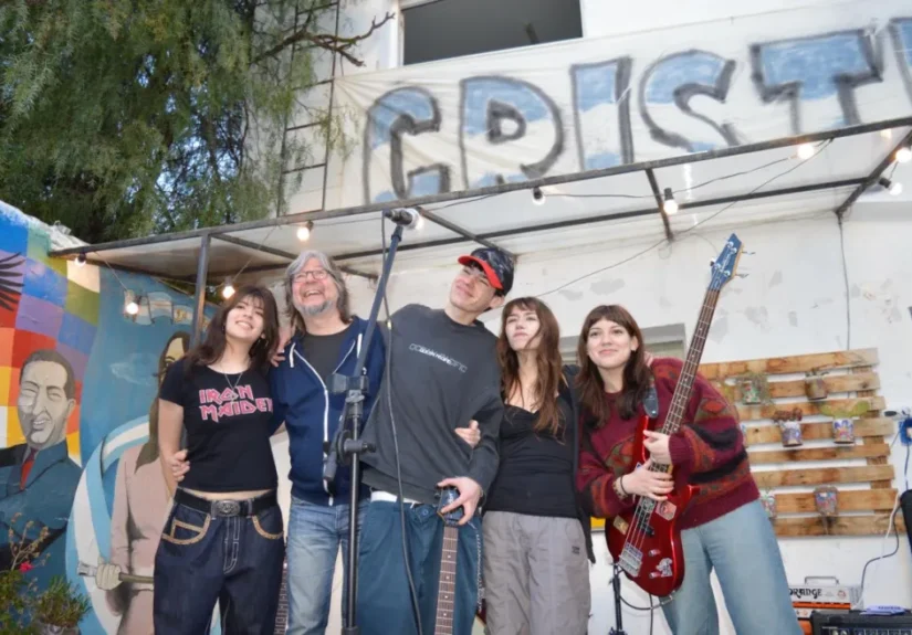 Aerosol irrumpe en escena con la crudeza del rock de los noventa