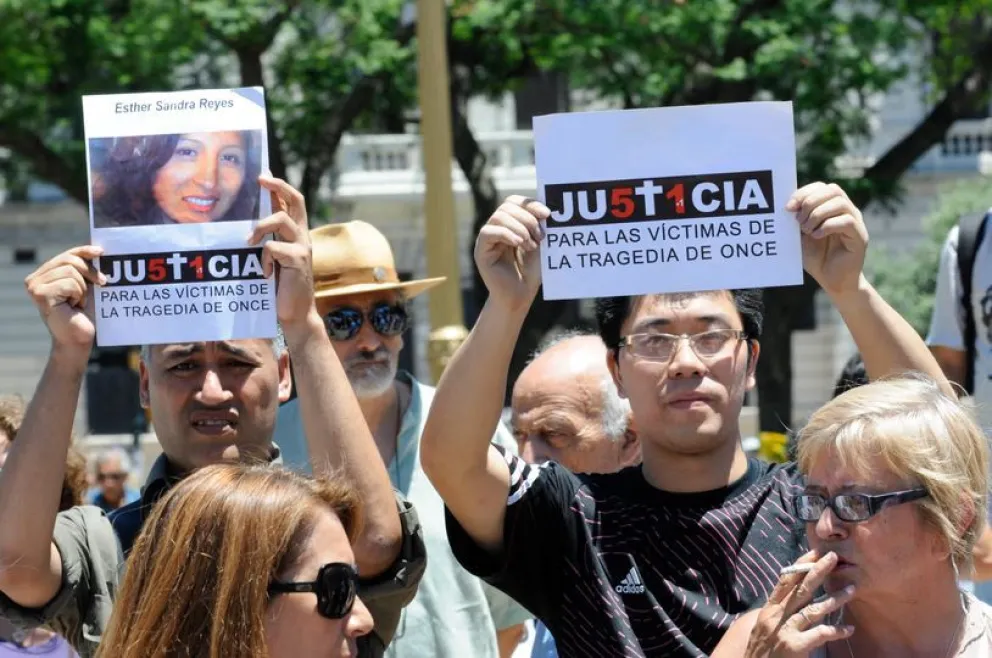 Tragedia de Once: Familiares rechazan la domiciliaria a De Vido y denuncian "cinismo"