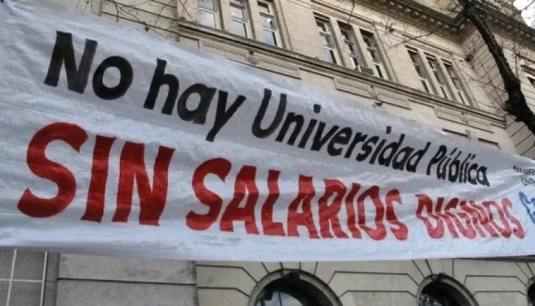 Gremios docentes universitarios inician un paro nacional de cinco días en defensa de la educación pública