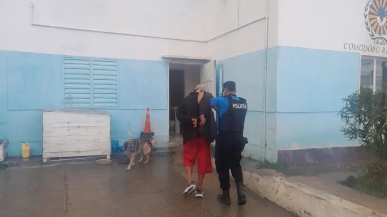 Lo detuvieron por sustraer fiambre en un supermercado