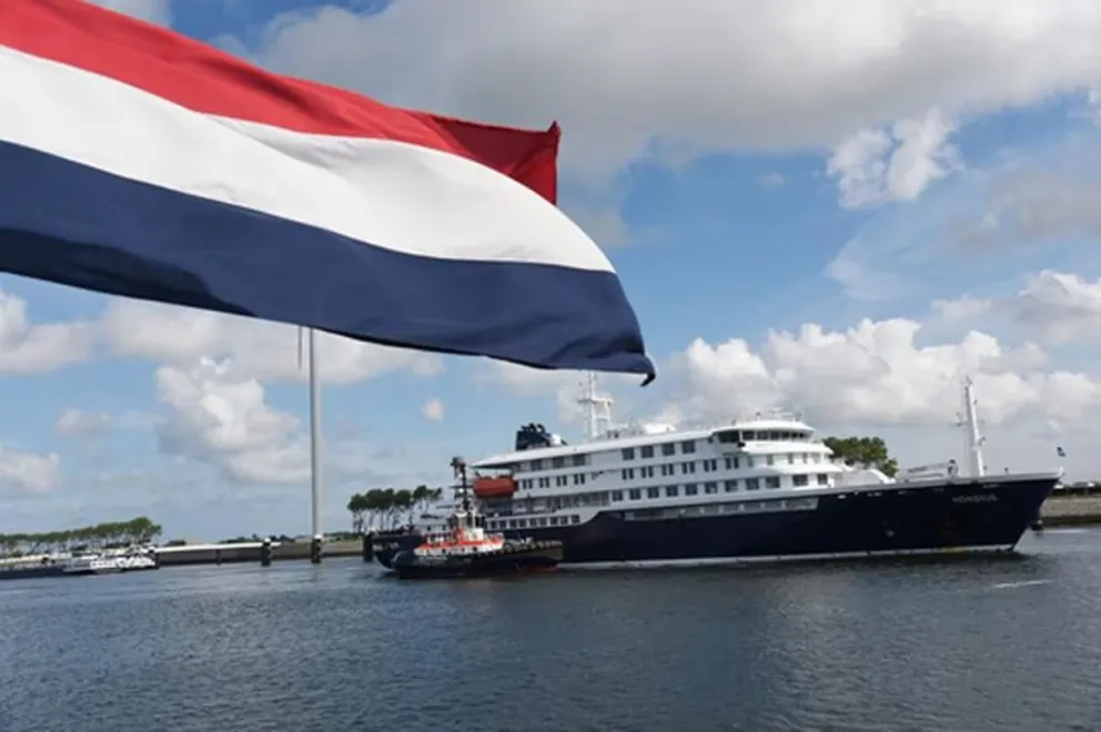 El crucero MV Hondius llegó a Rotterdam tras reportar casos de hantavirus