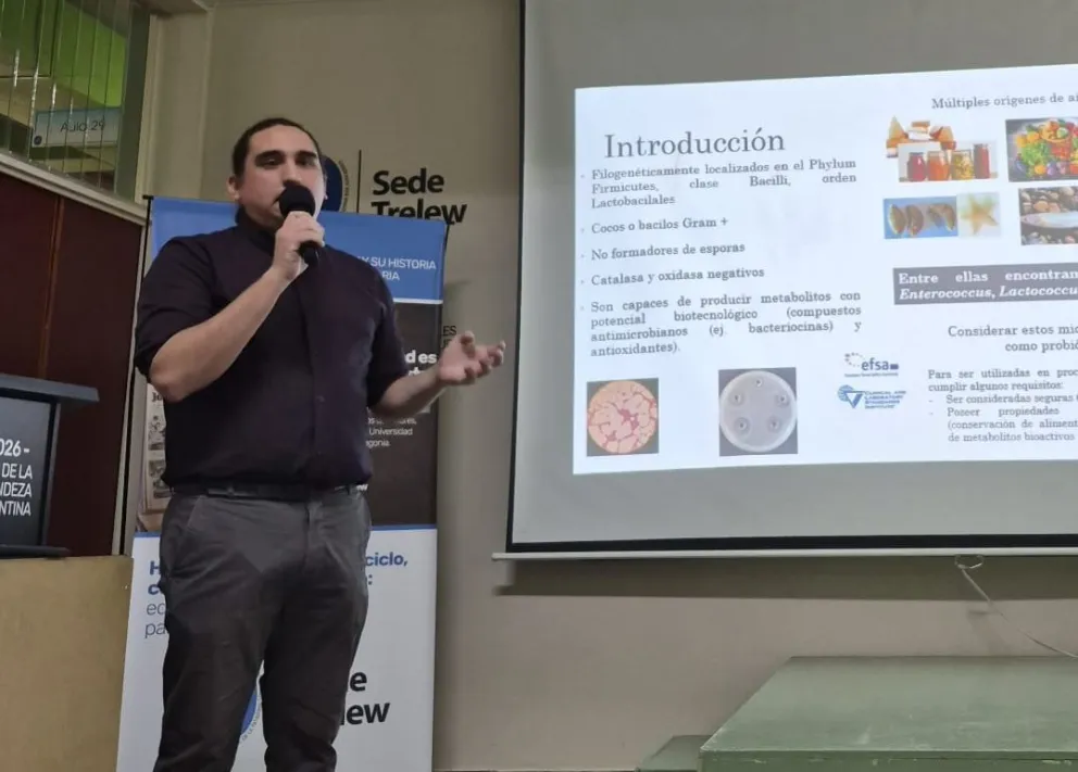 Provincia impulsa la formación científica: Un investigador chubutense transforma desechos industriales en recursos útiles
