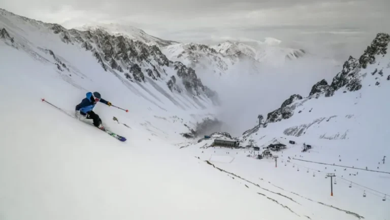 Esquel se prepara para la nieve: Lanzan la venta de pases para la temporada de esquí 2026 en La Hoya