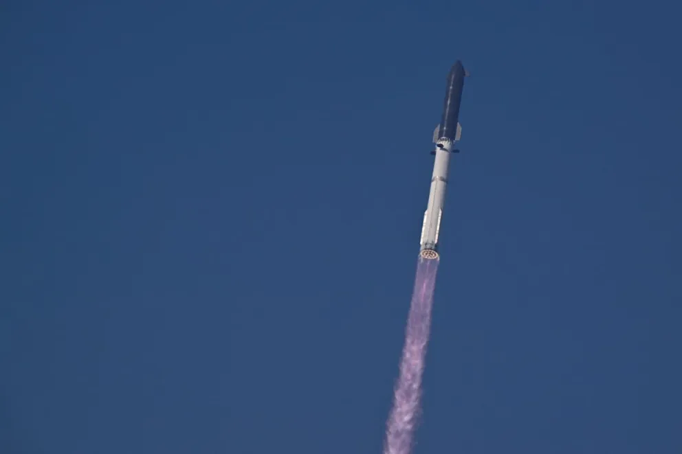 SpaceX lanzó el nuevo Starship en una prueba clave para la carrera espacial de EE.UU.