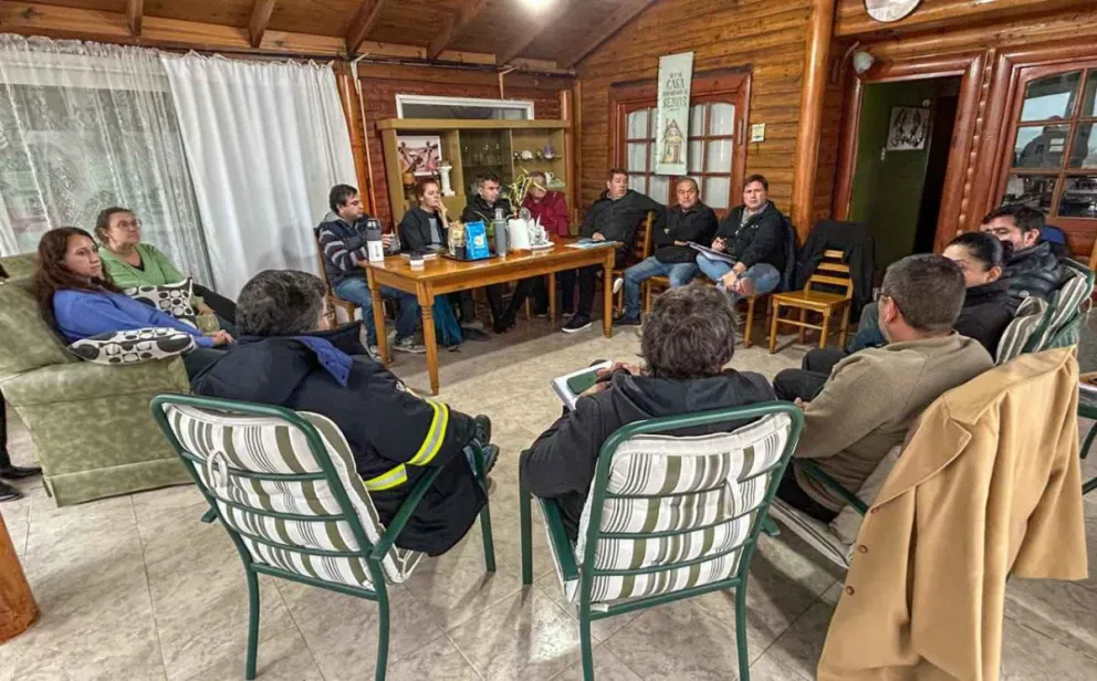 El intendente Biss se reunió con la vecinal del Complejo Magagna