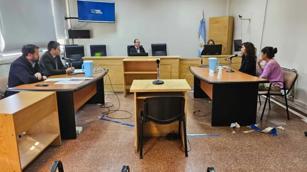 Tentativa de homicidio en Esquel: dictan arresto domiciliario para la mujer imputada por la agresión en el cuello