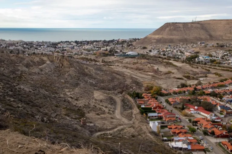 Expertos en estabilización supervisaron el frente de obra del cerro Hermitte previo al inicio de los trabajos en el sector