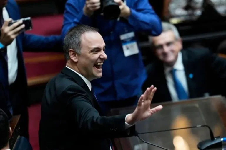 Manuel Adorni calificó de "sin sustento" la causa por la compra de departamentos