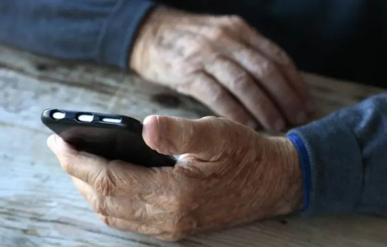 Dictarán un taller de tecnología para adultos mayores en el Hospital Alvear