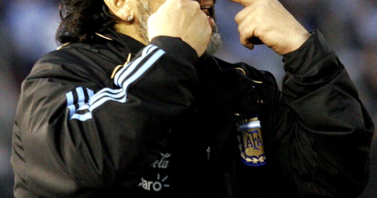 Sudáfrica 2010: el miniescándalo que enfrentó a Maradona con los Grondona y sacudió la previa del Mundial