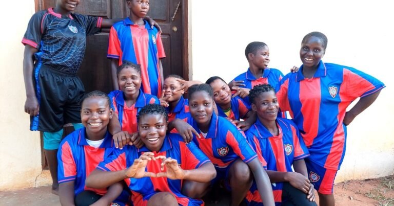 El Ciclón africano: un cura argentino fundó San Lorenzo de Mozambique para ayudar a chicos y chicas en medio de necesidades extremas