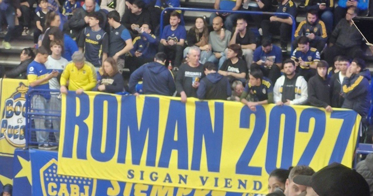 "Román 2027": la bandera a favor de Riquelme que se vio en Boca tras la caída copera y la interna política que asoma