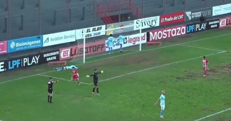 La Primera B dio el gol más insólito del año: Villa San Carlos y un blooper en el minuto 97 que costó el partido