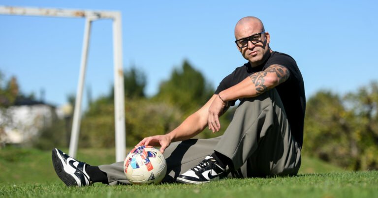 De goleador a entrenador, la nueva vida del Tanque Santiago Silva: “No me retiré, soy un futbolista eterno”