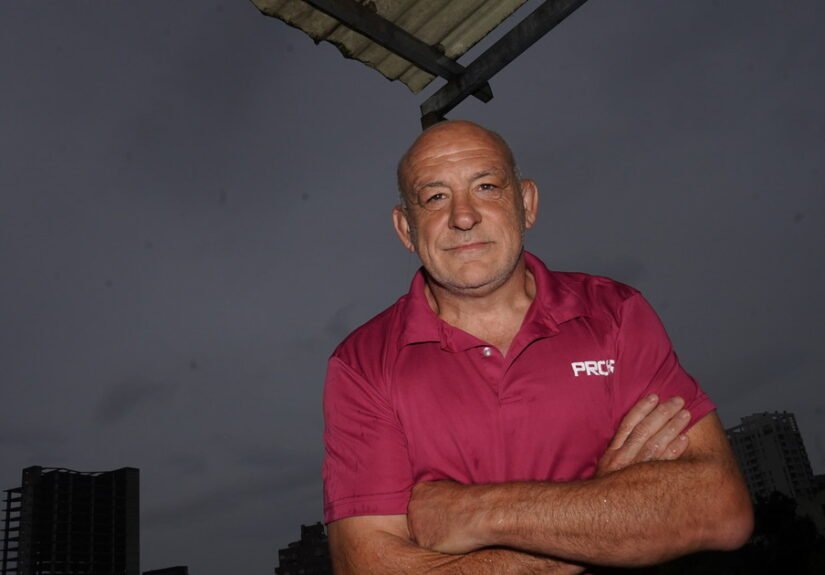 Se escapó de la colimba para debutar en Primera, jugó para Uruguay y enfrentó a Los Pumas: la vida de "Uru" Sanabria, el pilar de 56 años que aún compite en la URBA