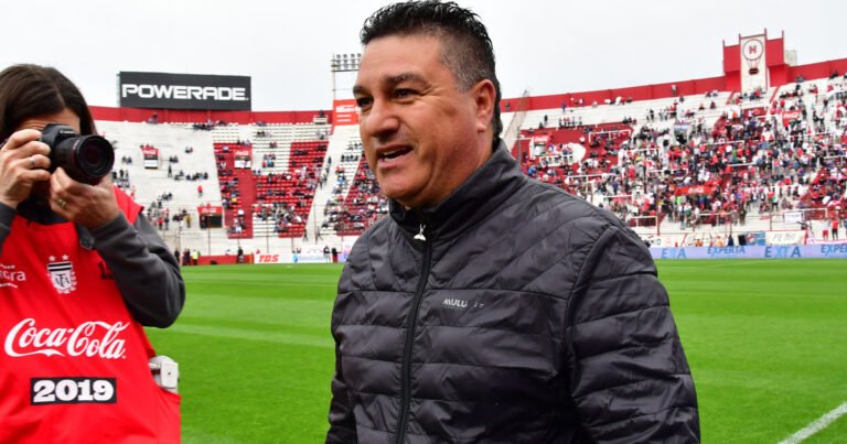 Néstor Apuzzo, ex DT de Huracán, y su repudiable comentario que lo hizo viral en redes: "Las mujeres, los gays y los normales"