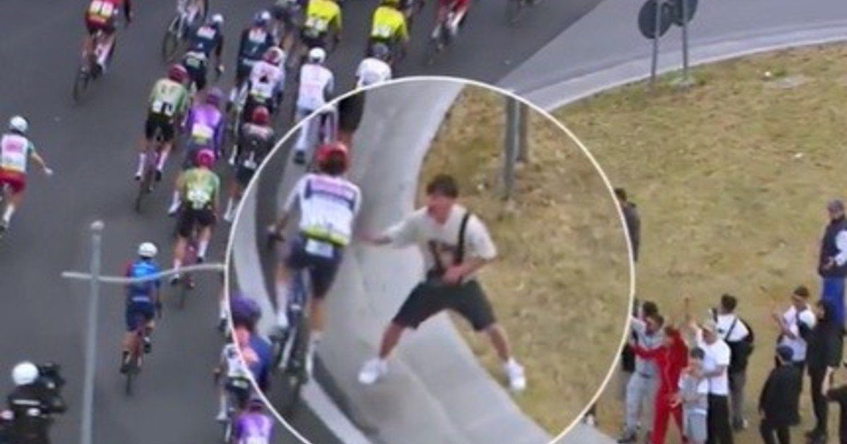 Giro de Italia: caída múltiple y buscan identificar a un joven que puso en riesgo a todo un pelotón de ciclistas