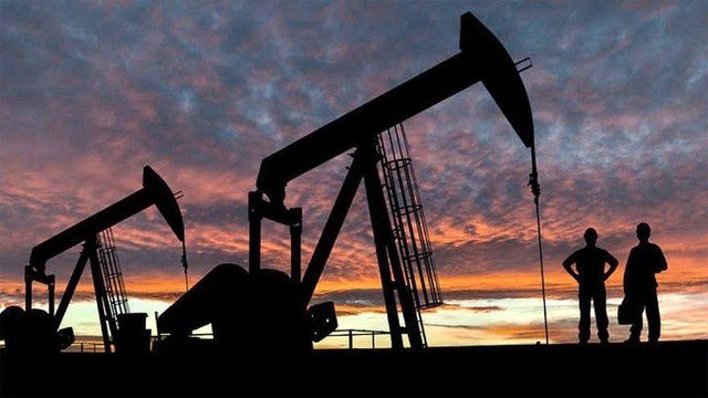 Petroleros amenazan con paralizar la producción por paritaria que está "congelada hace un año"