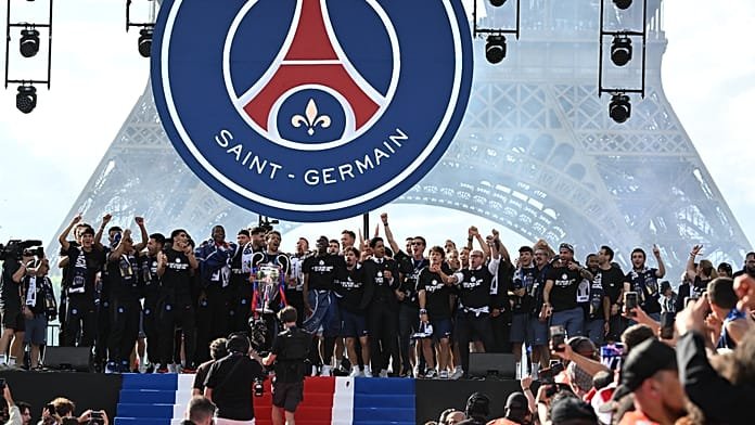 Macron condena la violencia tras la celebración del PSG con 890 detenidos: "Eso no es fútbol"