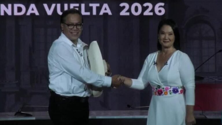 Fujimori y Sánchez se enfrentan en debate presidencial previo a segunda vuelta