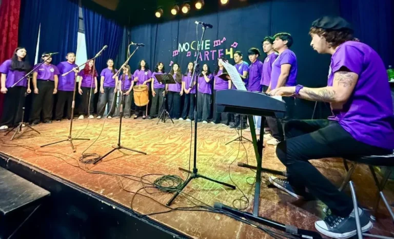 Música, danza y nuevas voces marcaron una exitosa edición de NocheArte en Trelew