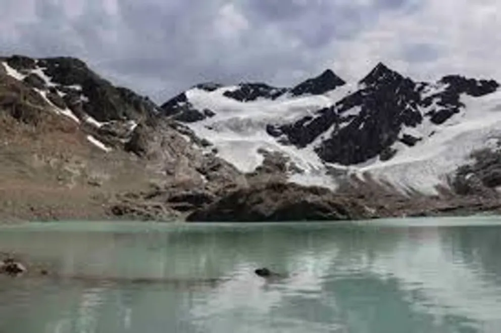 Tragedia en Ushuaia: mueren un guía y una turista en el Glaciar Vinciguerra