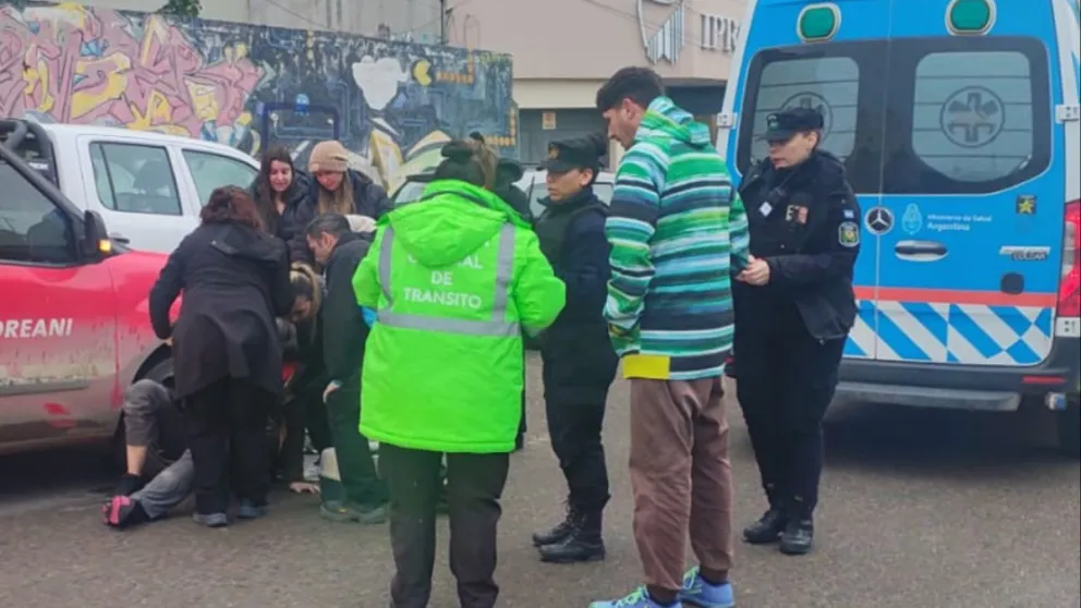 Una camioneta atropelló a una mujer en zona centro
