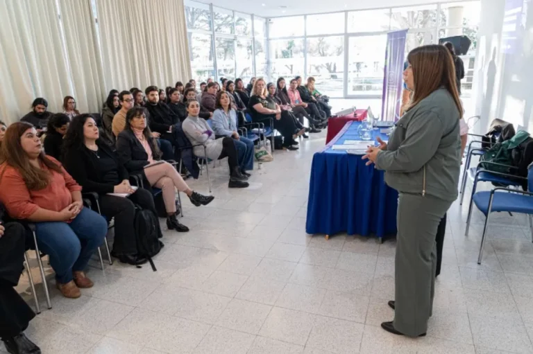 En una jornada institucional se fortalecieron las articulaciones para el abordaje de situaciones de violencia de género