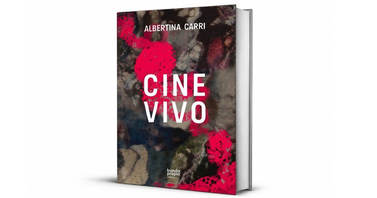Albertina Carri reúne ensayos sobre cine, feminismo y memoria en 'Cine vivo'