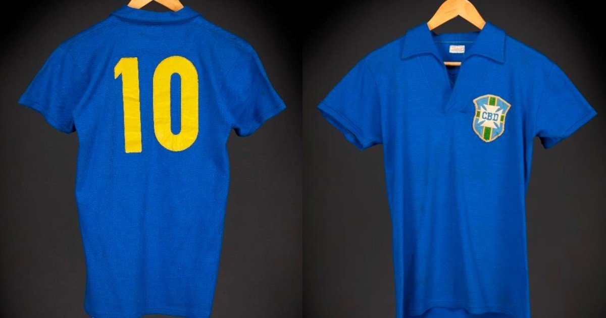 Sale a subasta la camiseta con la que Pelé conquistó su primer Mundial: esperan recaudar una cifra récord